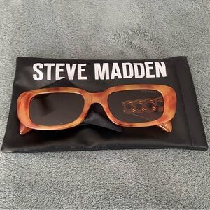 Steve Madden Gold/Orange Squoval sunglasses